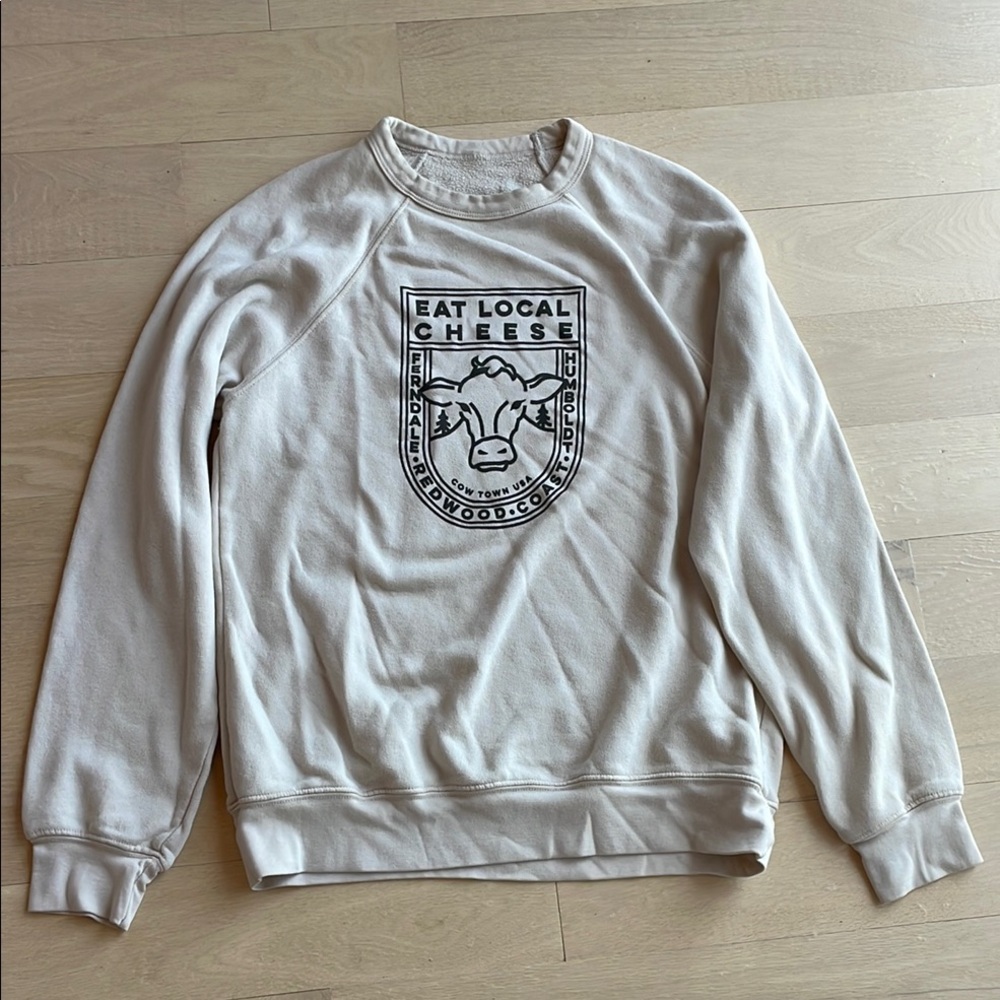 Farmer’s Daughter Eat Local relaxed sweatshirt 🐄